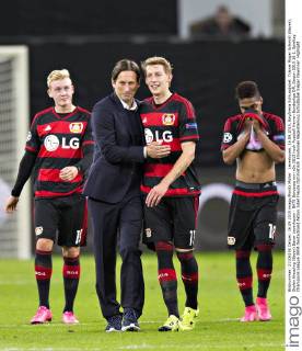 Leverkusen, 16.09.2015, BayArena Schlussjubel: Trainer Roger Schmidt (Bayer), Stefan Kiessling (Bayer) Bayer Leverkusen - BATE Baryssau mm