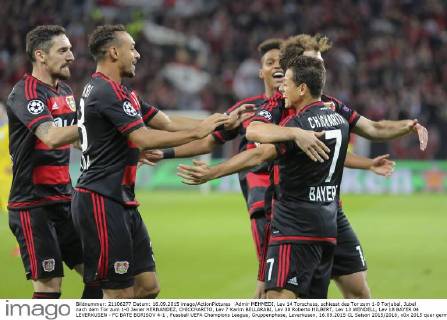 Admir MEHMEDI, Lev 14 Torschuss, schiesst das Tor zum 1-0 Torjubel, Jubel nach dem Tor zum 1-0 Javier HERNANDEZ, CHICCHARITO, Lev 7 Karim BELLARABI, Lev 38 Roberto HILBERT, Lev 13 WENDELL, Lev 18 BAYER 04 LEVERKUSEN - FC BATE BORISOV 4-1 , Fussball UEFA Champions League, Gruppenphase, Leverkusen, 16.09.2015 CL Saison 2015 2016,