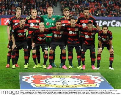 Championsleague: Bayer 04 Leverkusen - Bate Baryssau 16.09.2015. 11er Mannschaft Bayer Leverkusen vor dem Spiel. Hintere Reihe v.l: Lars Bender, Kyriakos Papadopoulos, Bernd Leno, Admir Mehmedi und Jonathan Tah. Vorne v.l: Roberto Hilbert, Kevin Kampl, Karim Bellarabi, Hakan Calhanoglu, Wendell und Javier Hernandez. HM