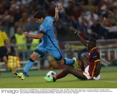Sept. 16, 2015 - Rome, Italy - Barcelona s Luis Suarez fight for the ball with AS Roma s Antonio Rüdiger during the Champions League Group E soccer match at the Olympic Stadium. Italy : Champions League match between Roma versus Barcelona - ZUMAp133