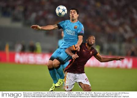 (150917) -- ROME, Sept. 16, 2015 -- Barcelona s Luis Suarez (L) vies with AS Roma s Keita during their Champions League Group E stage match at the Olympic stadium in Rome, Italy, Sept. 16, 2015. The match tied 1-1. ) (SP)ITALY-ROME-SOCCER-UEFA CHAMPIONS LEAGUE-ROMA VS BARCELONA AlbertoxLingria 