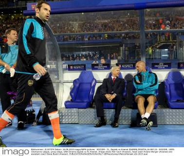 SOCCER - CL, Zagreb vs Arsenal ZAGREB,CROATIA,16.SEP.15 - SOCCER - UEFA Champions League, group stage, GNK Dinamo Zagreb vs FC Arsenal. Image shows Petr Cech (Arsenal), head coach Arsene Wenger (Arsenal) and assistant coach Steve Bould (Arsenal). GEPAxpictures xMaticxKlansek