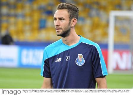 Kiew, 16.09.2015 - UEFA Champions League 2015 2016 - Dynamo Kiew vs FC Porto - Miguel Layun - Copyright: HusevxOleksandr 423162