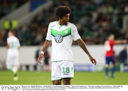 Dante (VfL Wolfsburg) - Champions League Gruppe B Saison 2015-2016 VfL Wolfsburg vs. ZSKA Moskau in der Volkswagen Arena in Wolfsburg - Einzelbild,Aktion,Deutschland, Fussball, Mann,Männer,15.09.2015
