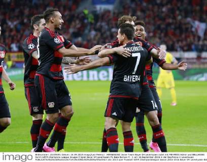 HERNANDEZ Javier Team Bayer 04 Leverkusen Jubel mit MEHMEDI Admir und BELLARABI Karim UEFA Champions League Gruppe E Spiel Bayer 04 Leverkusen-FC Bate Borisov 4 : 1 am 16.September 2015 in der BayArena in Leverkusen 