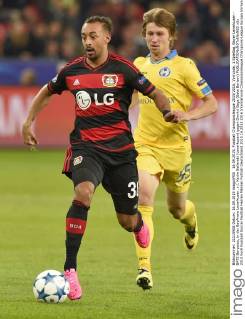 16.09.2015, Fussball Championsleague 2015 2016, Vorrunde, 1.Spieltag, Bayer Leverkusen - BATE Baryssau, in der BayArena Leverkusen. v.l. Karim Bellarabi (Leverkusen) gegen Dimitri Baga (Bate Borisov) 