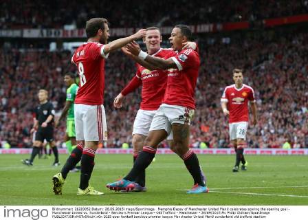 Memphis Depay of Manchester United ManU celebrates scoring the opening goal - Manchester United vs. Sunderland - Barclay s Premier League - Old Trafford - Manchester - 26 09 2015 Pic Philip Oldham SportImage EDITORIAL USE ONLY. No use with unauthorised audio, video, data, fixture lists, club league logos or live services. Online in-match use limited to 120 images, no video emulation. No use in betting, games or single club league player publications.