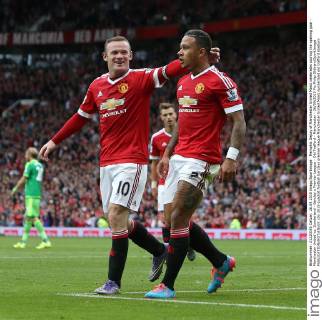 Memphis Depay of Manchester United ManU celebrates scoring the opening goal - Manchester United vs. Sunderland - Barclay s Premier League - Old Trafford - Manchester - 26 09 2015 Pic Philip Oldham SportImage EDITORIAL USE ONLY. No use with unauthorised audio, video, data, fixture lists, club league logos or live services. Online in-match use limited to 120 images, no video emulation. No use in betting, games or single club league player publications.