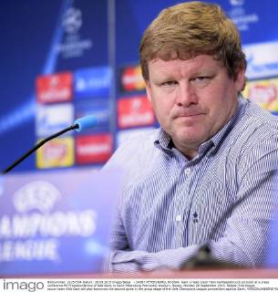 - SAINT PETERSBURG, RUSSIA: Gent s head coach Hein Vanhaezebrouck pictured at a press conference PK Pressekonferenz of KAA Gent, in Saint Petersburg Petrovskiy stadium, Russia, Monday 28 September 2015. Belgian first league soccer team KAA Gent will play tomorrow the second game in the group stage of the Uefa Champions League competition against Zenit. YORICKxJANSENS  x04710167x