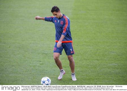 BARCELONA -september 28- SPAIN: Javier Hernandez - Chicharito - during the training before the match against FC Barcelona Barca corresponding to the first match of the champions league s group, on september 28, 2015. (Photo: Mikel Trigueros Urbanandsport Cordon Press) 