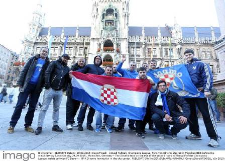 Aktuell Fußball, Champions League, Fans von Dinamo Zagreb in München BBB before the match having fun in the city 29.09.2015., Muenchen, Germany - The Dinamo fans on the eve of the second round of Group F of the Champions League match between FC Bayern - GNK Dinamo having fun in the city center.  GoranxStanzl PIXSELL