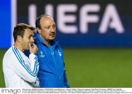 Aktuell Fußball, Champions League, Real Madrid Training , 150929 Real Madrids tränare Rafa Benitez tillsammans med en person ur ledarstaben under en träning before UEFA Champions League 2015 2016 match between Malmö FF and Real Madrid.  Copyright: PETTERxARVIDSON BB150929PA109