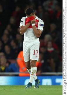 Aktuell Fußball, Champions League, FC Arsenal - Olympiakos Piräus Arsenal s Alexis Sanchez looks dejected following the opening goal - Arsenal vs Olympiacos - UEFA Champion s League - Emirates Stadium - London - 29 09 2015 Pic Philip Oldham SportImage EDITORIAL USE ONLY. No use with unauthorised audio, video, data, fixture lists, club league logos or live services. Online in-match use limited to 120 images, no video emulation. No use in betting, games or single club league player publications.