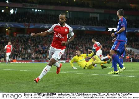 Aktuell Fußball, Champions League, FC Arsenal - Olympiakos Piräus Arsenal s Theo Walcott celebrates scoring his sides first goal - Arsenal vs Olympiacos - UEFA Champion s League - Emirates Stadium - London - 29 09 2015 Pic Philip Oldham SportImage EDITORIAL USE ONLY. No use with unauthorised audio, video, data, fixture lists, club league logos or live services. Online in-match use limited to 120 images, no video emulation. No use in betting, games or single club league player publications.