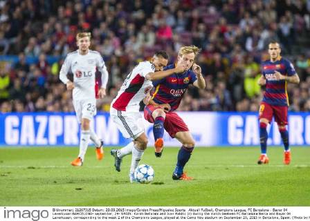 Aktuell Fußball, Champions League, FC Barcelona - Bayer 04 Leverkusen BARCELONA- september, 29- SPAIN: Karim Bellarabi and Ivan Rakitic (r) during the match beetwen FC Barcelona Barca and Bayer 04 Leverkusen, corresponding to the week 2 of the Champions League, played at the Camp Nou stadium on September 29, 2015 in Barcelona, Spain. (Photo by Mikel Trigueros Urbanandsport Cordon Press) 