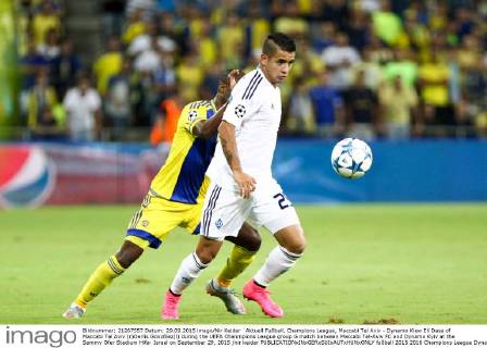 Aktuell Fußball, Champions League, Maccabi Tel Aviv - Dynamo Kiew Eli Dasa of Maccabi Tel Aviv (r)Derlis González(l) during the UEFA Chanmpions League group G match between Maccabi Tel-Aviv FC and Dynamo Kyiv at the Sammy Ofer Stadium Hifa- Israel on September 29, 2015 nir keidar 