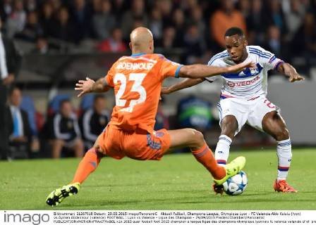 Aktuell Fußball, Champions League, Olympique Lyon - FC Valencia Aldo Kalulu (lyon) vs Aymen Abdennour (valence) FOOTBALL : Lyon vs Valence - Ligue des Champion - 29 09 2015 FredericChambert Panoramic 