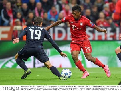 FUSSBALL CHAMPIONS LEAGUE SAISON 2014 2015 GRUPPENPHASE FC Bayern Muenchen - Dinamo Zagreb 29.09.2015 Josip Pivaric (li, Dinamo Zagreb) gegen Kingsley Coman (re, FC Bayern Muenchen) 