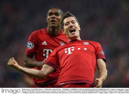 FUSSBALL CHAMPIONS LEAGUE SAISON 2014 2015 GRUPPENPHASE FC Bayern Muenchen - Dinamo Zagreb 29.09.2015 Torjubel nach dem 5:0: Robert Lewandowski (FC Bayern Muenchen) 