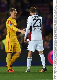 Aktuell Fußball, Champions League, FC Barcelona - Bayer 04 Leverkusen 29.09.2015, Fussball, UEFA Champions League FC Barcelona Barca - Bayer 04 Leverkusen, v.l. Marc-Andre Ter Stegen (FC Barcelona), Cristoph Kramer (Bayer 04 Leverkusen)