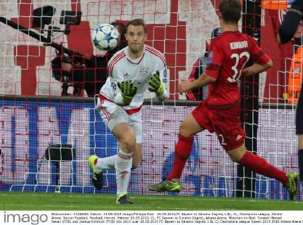 29.09.2015,FC Bayern vs Dinamo Zagreb,1.BL, CL, Champions League, Allianz Arena, Soccer Fussball, Football, Herren, Männer 29.09.2015, CL, FC Bayern vs Dinamo Zagreb, Allianz Arena, München im Bild: Torwart Manuel Neuer (FCB) und Joshua Kimmich (FCB)