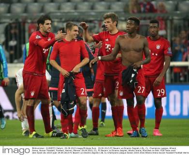 29.09.2015,FC Bayern vs Dinamo Zagreb,1.BL, CL, Champions League, Allianz Arena, Soccer Fussball, Football, Herren, Männer 29.09.2015, CL, FC Bayern vs Dinamo Zagreb, Allianz Arena, München im Bild: FCB Team nach dem Spiel
