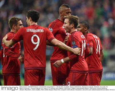 29.09.2015, Fussball, Saison 2015 2016, Champions League, 2015 16, Vorrunde, FC Bayern München - Dinamo Zagreb 5:0, Jubel (v.li.) Philipp Lahm (Bayern Muenchen), Robert Lewandowski (Bayern Muenchen), Jerome Boateng (Bayern Muenchen), Mario Goetze, Mario Götze (Bayern Muenchen), Douglas Costa (Bayern Muenchen)