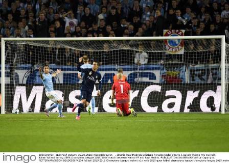, 150930 Real Madrids Cristiano Ronaldo jublar efter 0-1 bakom Malmö FFs malvakt Johan Wiland during UEFA Champions League 2015 2016 match between Malmö FF and Real Madrid. Copyright: PETTERxARVIDSON BB150930PA104