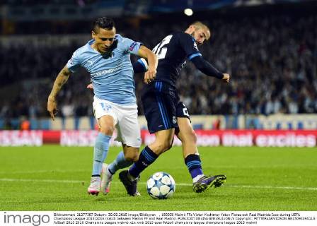 , 150930 Malmö FFs Victor Yoshimar Yotun Flores och Real Madrids Isco during UEFA Champions League 2015 2016 match between Malmö FF and Real Madrid. Copyright: PETTERxARVIDSON BB150930PA116