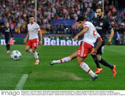Atletico de Madrid Defender, Juan Francisco Torres Belen - JUANFRAN, number 20 . Benfica Forward, Goncalo Manuel Ganchinho Guedes - GONCALO GUEDES, number 20. Round Matchday 2 of the CHAMPIONS league, soccer match between Atletico de Madrid - Benfica at the Vicente Calderon estadium, Madrid - Spain (ESP) by September 30, 2015. PHOTO: Gregorio Lopez. 