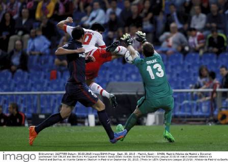 Sept. 30, 2015 - Madrid, Spain - SPAIN, Madrid:Atletico de Madrid s Slovenian goalkeeper JAN OBLAK and Benfica s Portuguese forward GonÃƒÂßalo Guedes during the Champions League 2015 16 match between Atletico de Madrid and Benfica, at Vicente Calderon Stadium in Madrid on September 30, 2015. (Photo by UEFA Champions League 2015 16: Atletico de Madrid vs Benfica  - ZUMAn230