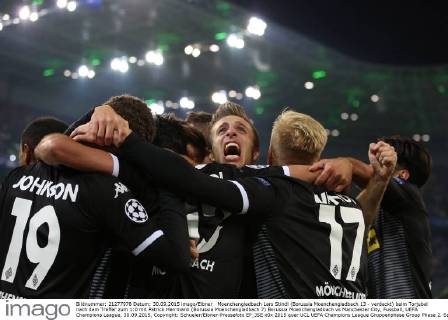 Moenchengladbach Lars Stindl (Borussia Moenchengladbach 13 - verdeckt) beim Torjubel nach dem Treffer zum 1:0 mit Patrick Herrmann (Borussia Moenchengladbach 7) Borussia Moenchengladbach vs Manchester City, Fussball, UEFA Champions League, 30.09.2015, Copyright: Schueler Eibner-Pressefoto EP_JSE