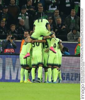 Mönchengladbach , Fussball, UEFA Champions League, Saison 2015 2016, Borussia Mönchengladbach vs Manchester City, 30.09.2015, Borussia Park, Mönchengladbach, Manchester jubel