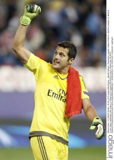 Aktuell Fußball, Champions League, Atletico Madrid - Benfica Lissabon SL Benfica s Julio Cesar celebrates the victory in Champions League 2015 2016 match. September 30,2015.  (20150930212)