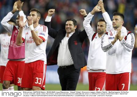 Aktuell Fußball, Champions League, Atletico Madrid - Benfica Lissabon SL Benfica s Victor Andrade, Jardel, coach Rui Vitoria, Jonas and Andreas Samaris celebrate the victory in Champions League 2015 2016 match. September 30,2015.  (20150930216)