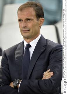 Aktuell FuÃŸball, Champions League, Juventus Turin - FC Sevilla 30.09.2015. Turin, Italy. Champions League Football. Juventus versus Sevilla. Massimiliano Allegri appears very tense before the beginning of the match xPierpaoloxPiciuccox  ActionPlus11666690