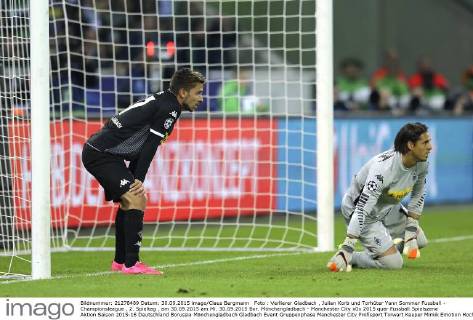 Foto : Verlierer Gladbach , Julian Korb und Torhüter Yann Sommer Fussball - Championsleague , 2. Spieltag , am 30.09.2015 am Mi. 30.09.2015 Bor. Mönchengladbach - Manchester City