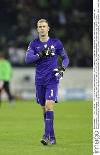Foto : jubelnde Spieler von Manchester nach dem Schlusspfiff , Torhüter Joe Hart Fussball - Championsleague , 2. Spieltag , am 30.09.2015 am Mi. 30.09.2015 Bor. Mönchengladbach - Manchester City