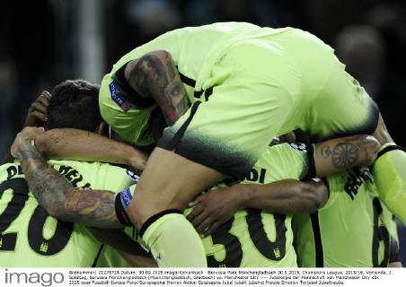 Borussia Park Mönchengladbach 30.9.2015, Champions League, 2015 16, Vorrunde, 2. Spieltag, Borussia Mönchengladbach (Moenchengladbach, Gladbach) vs. Manchester City ---- Jubelorgie der Mannschaft von Manchester City