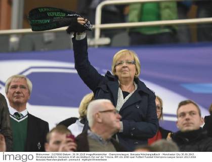Championsleague: Borussia Mönchengladbach - Manchester City 30.09.2015. Ministerpräsidentin Hannelore Kraft als Gladbach-Fan auf der Tribüne. HM