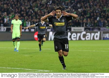 Moenchengladbach Lars Stindl (Borussia Moenchengladbach 13 - verdeckt) beim Torjubel nach dem Treffer zum 1:0 Borussia Moenchengladbach vs Manchester City, Fussball, UEFA Champions League, 30.09.2015, Copyright: Schueler Eibner-Pressefoto EP_JSE