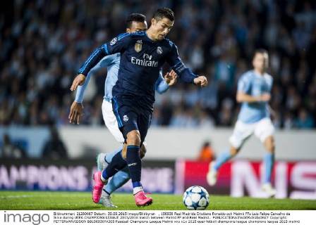, 150930 Real Madrids Cristiano Ronaldo och Malmö FFs Luis Felipe Carvalho da Silva during UEFA CHAMPIONS LEAGUE 2015 2016 match between Malmö FF and Real Madrid.. Copyright: PETTERxARVIDSON BB150930PA305