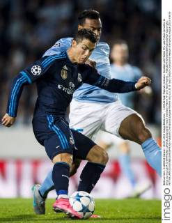 , 150930 Real Madrids Cristiano Ronaldo och Malmö FFs Luis Felipe Carvalho da Silva during UEFA CHAMPIONS LEAGUE 2015 2016 match between Malmö FF and Real Madrid.. Copyright: PETTERxARVIDSON BB150930PA306