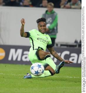 Mönchengladbach , Fussball, UEFA Champions League, Saison 2015 2016, Borussia Mönchengladbach vs Manchester City FC, 30.09.2015, Borussia Park, Mönchengladbach, Raheem Sterling, Manchester City FC
