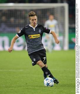 Mönchengladbach , Fussball, UEFA Champions League, Saison 2015 2016, Gruppe D, Spieltag 2, Borussia Mönchengladbach vs Manchester City FC, 30.09.2015, Borussia Park, Mönchengladbach, Patrick Herrmann, Gladbach, Aktion Einzelbild