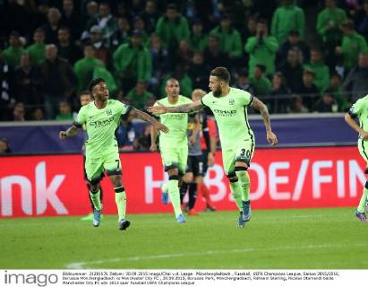 Mönchengladbach , Fussball, UEFA Champions League, Saison 2015 2016, Borussia Mönchengladbach vs Manchester City FC , 30.09.2015, Borussia Park, Mönchengladbach, Raheem Sterling, Nicolas Otamendi beide Manchester City FC
