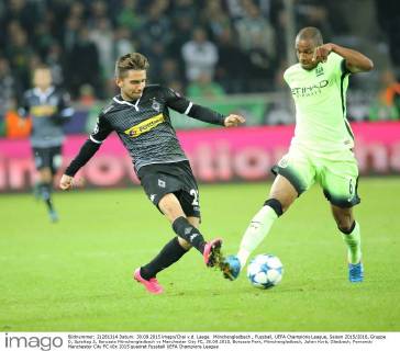 Mönchengladbach , Fussball, UEFA Champions League, Saison 2015 2016, Gruppe D, Spieltag 2, Borussia Mönchengladbach vs Manchester City FC, 30.09.2015, Borussia Park, Mönchengladbach, Julian Korb, Gladbach, Fernando Manchester City FC