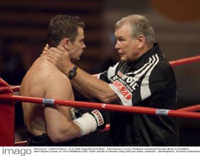 Denis Boytsov vs.Vinny Maddalone Duesseldorf Germany Boxen in Düsseldorf Denis Boytsov (Russia) vs. Vinny Maddalone (USA) Trainer Sdunek und Boytsov
