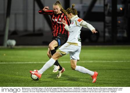 20151007, Vantaa, Finland. Women s Champions League football match PK-35 Vantaa vs FC Roseng?rd at Myymaki Stadium in Vantaa, Fniland. In picture PK-35 Maiju Hirvonen and FC Roseng?rd Emma Berglund. Jarno Kuusinen All Over Press FINLAND OUT 1.03555939