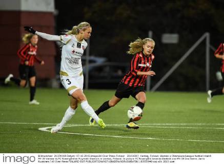 20151007, Vantaa, Finland. Women s Champions League football match PK-35 Vantaa vs FC Roseng?rd at Myymaki Stadium in Vantaa, Fniland. In picture FC Roseng?rd Amanda Ilestedt and PK-35 Iina Salmi. Jarno Kuusinen All Over Press FINLAND OUT 1.03555940